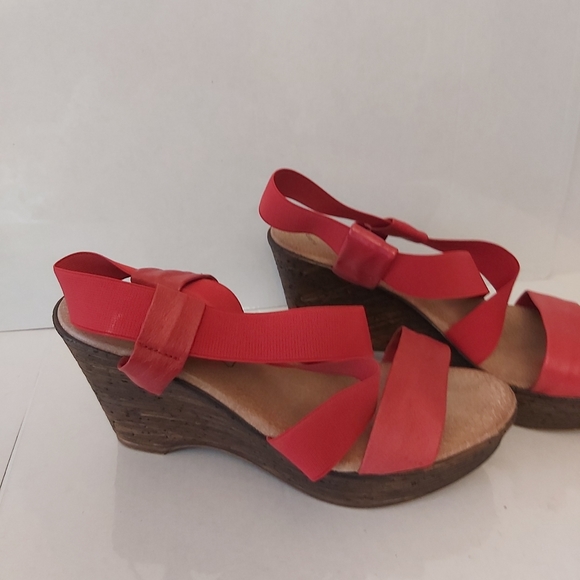 Jordana Red Heels **PERFECT FOR EVERYDAY** - Picture 2 of 10